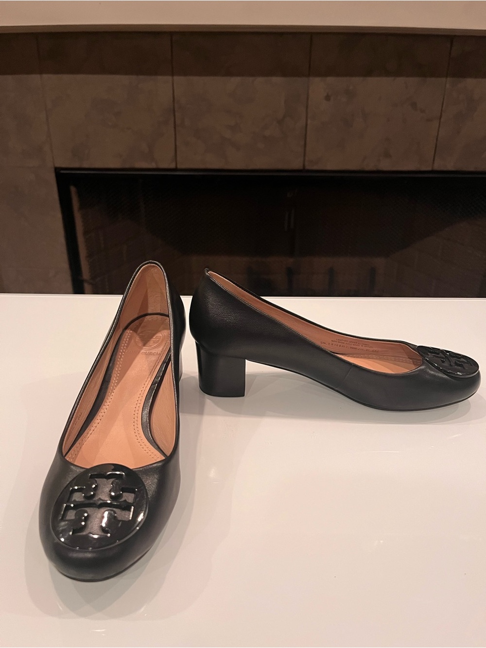 Tory Burch Black Leather Chelsea Block Heel Pumps Size 6.5
